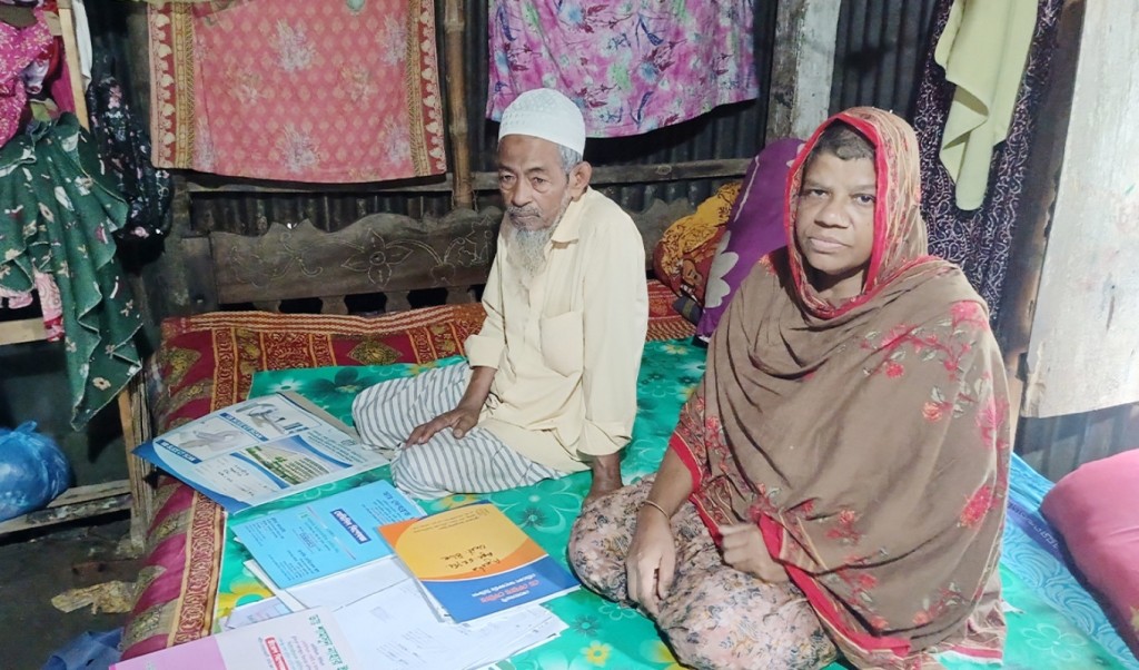 ফুসফুস ও জরায়ু ক্যান্সারে আক্রান্ত স্বামী-স্ত্রীর আর্তনাদ—‘বাঁচতে চাই’ 3 befunky 2025 9 3 20 56 59 1760540345 ফুসফুস ও জরায়ু ক্যান্সারে আক্রান্ত স্বামী-স্ত্রীর আর্তনাদ—‘বাঁচতে চাই’
