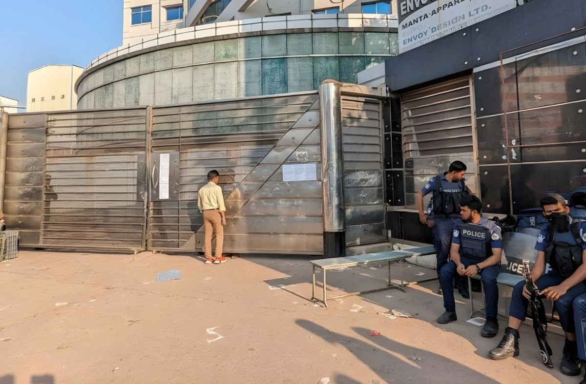 অনির্দিষ্টকালের জন্য আট কারখানা বন্ধ ঘোষণা