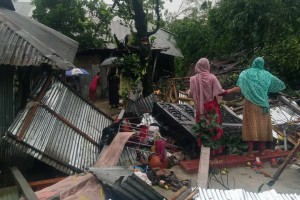 আকস্মিক ঝড়ে শতাধিক ঘরবাড়ি লণ্ডভণ্ড