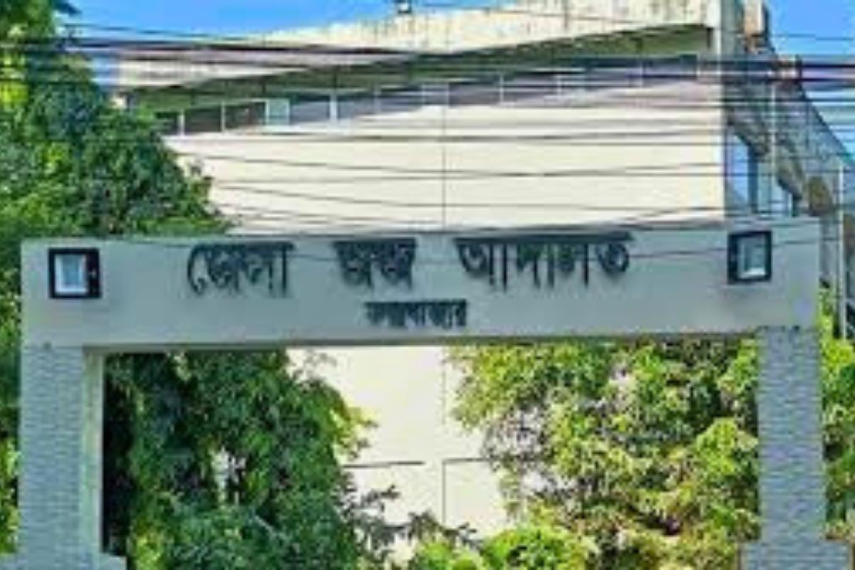 আদালতের খাস কামরা থেকে বিচারকের ফোন চুরি