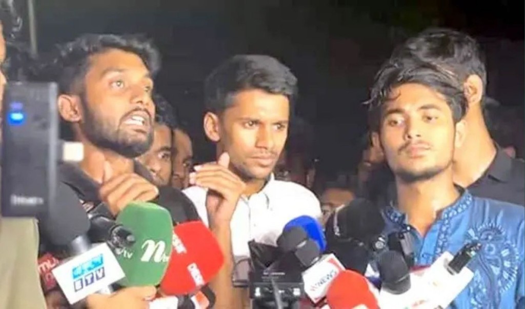 আপাতত স্থগিত সাত কলেজ শিক্ষার্থীদের আন্দোলন 4 আপাতত স্থগিত সাত কলেজ শিক্ষার্থীদের আন্দোলন 1760369557 আপাতত স্থগিত সাত কলেজ শিক্ষার্থীদের আন্দোলন