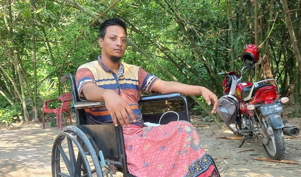আসল বন্দুককে খেলনা ভেবে গুলি, অতঃপর... 4 আসল বন্দুককে খেলনা ভেবে গুলি অতঃপর 1761126904 আসল বন্দুককে খেলনা ভেবে গুলি, অতঃপর...