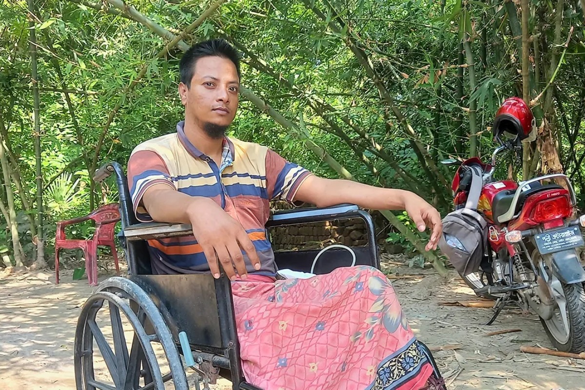 আসল বন্দুককে খেলনা ভেবে গুলি, অতঃপর…