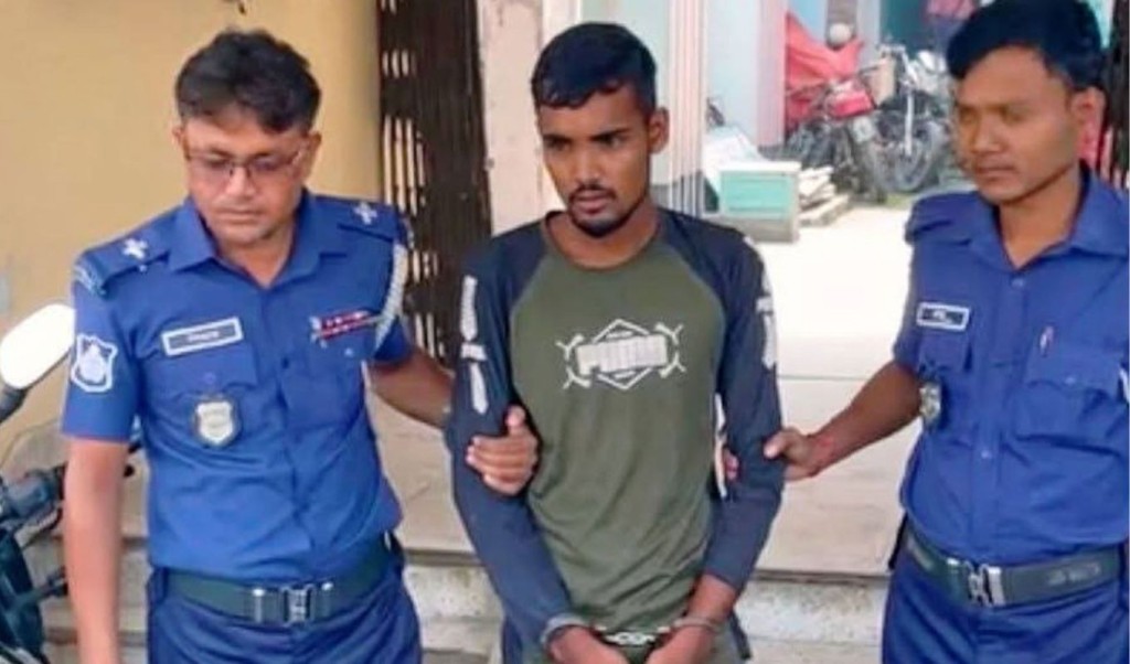 ইয়াবার টাকা দিতে না পারায় থাপ্পড়, ক্ষুব্ধ হয়ে মাদক কারবারিকে হত্যা 3 ইয়াবার টাকা দিতে না পারায় থাপ্পড় ক্ষুব্ধ হয়ে মাদক কারবারিকে হত্যা 1760706950 ইয়াবার টাকা দিতে না পারায় থাপ্পড়, ক্ষুব্ধ হয়ে মাদক কারবারিকে হত্যা
