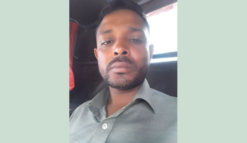 ইলিশ কিনে ফেরার পথে নিখোঁজ সেই যুবকের মরদেহ তিন দিন পর উদ্ধার 4 ইলিশ কিনে ফেরার পথে নিখোঁজ সেই যুবকের মরদেহ তিন দিন পর উদ্ধার 1760427203 ইলিশ কিনে ফেরার পথে নিখোঁজ সেই যুবকের মরদেহ তিন দিন পর উদ্ধার