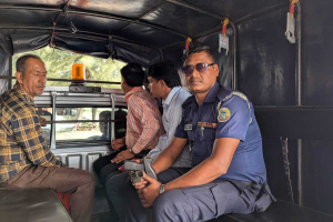 উপ-খাদ্য পরিদর্শক নিয়োগ পরীক্ষার হলে গুনগুন শব্দ, তারপর যা ঘটল…