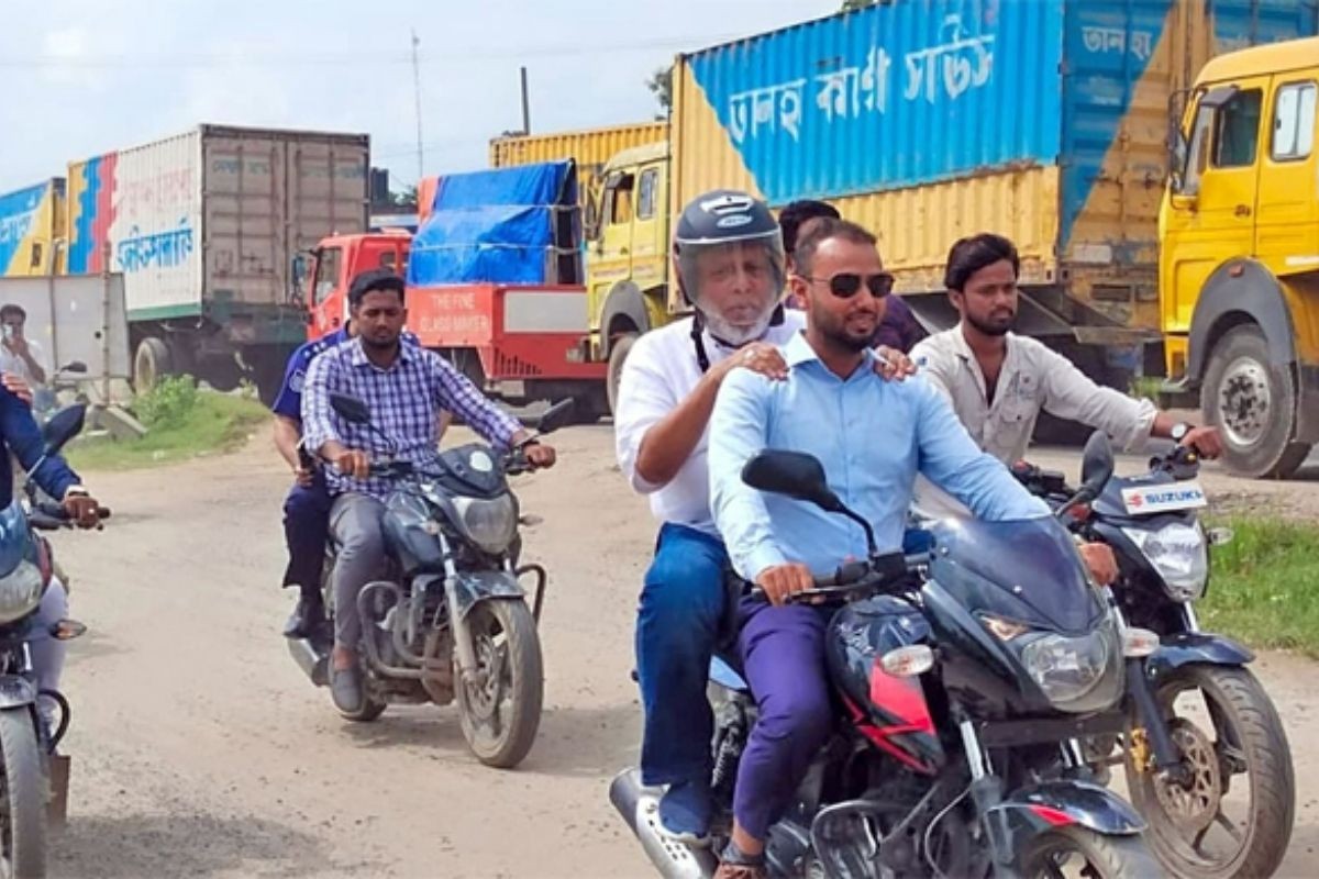 উপদেষ্টা ছাড়া হেলমেট নেই কারো