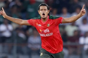 ওয়ানডে সিরিজের মাঝপথে হঠাৎ নাসুমের ডাক