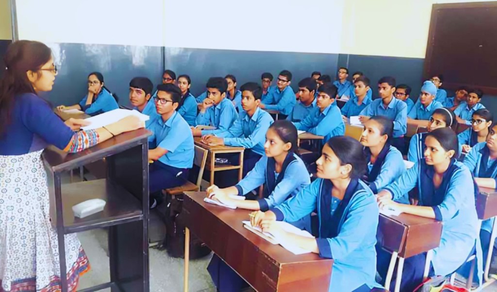 কয়েক লাখ শিক্ষকের বেতনহীন মানবেতর জীবন 4 কয়েক লাখ শিক্ষকের বেতনহীন মানবেতর জীবন 1761619696 কয়েক লাখ শিক্ষকের বেতনহীন মানবেতর জীবন