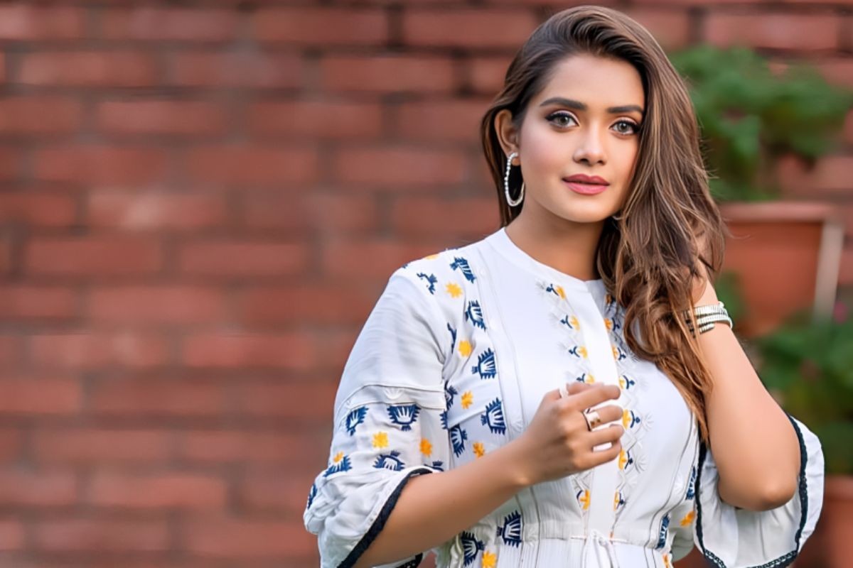 কলকাতার সিনেমা বাদ দেওয়ার কারণ জানালেন তানজিন তিশা