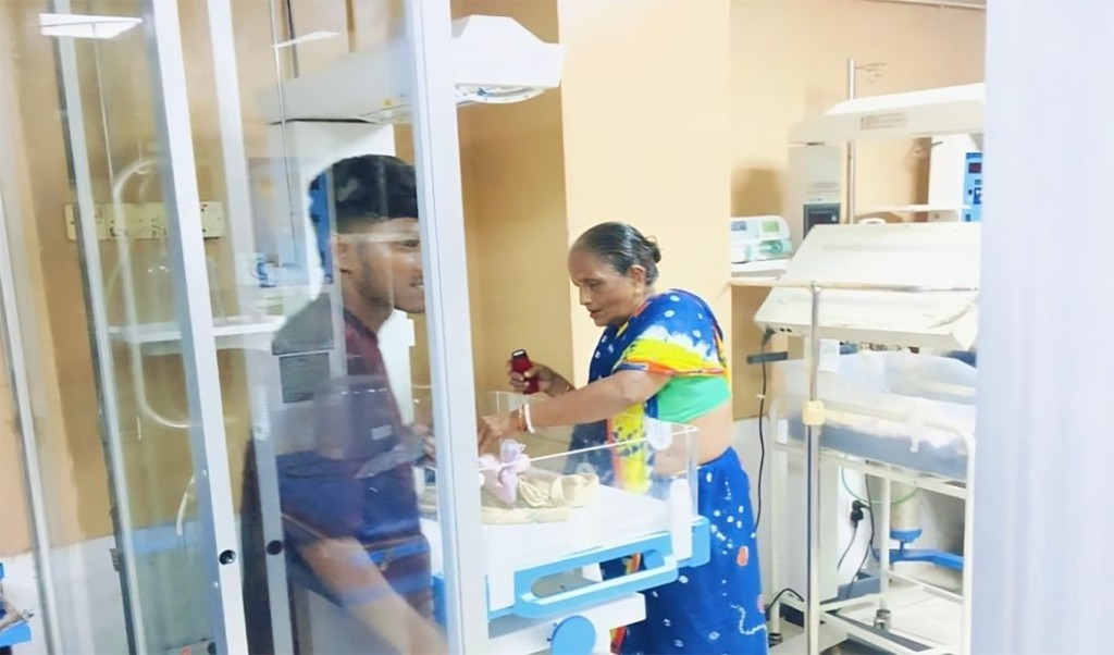 কান্না করে প্রাণে বাঁচল নবজাতক 5 কান্না করে প্রাণে বাঁচল নবজাতক 1761025142 কান্না করে প্রাণে বাঁচল নবজাতক