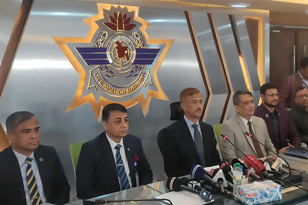 কার্গো ভিলেজে আগুন, সূত্রপাত কুরিয়ার থেকে