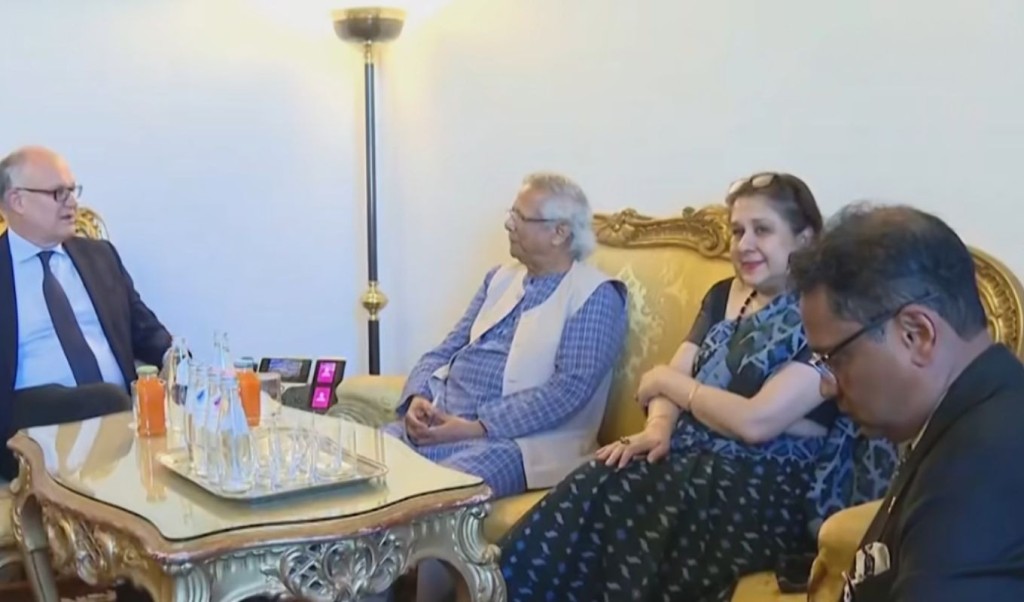 কূটনৈতিক শিষ্টাচার ও রাষ্ট্রীয় মর্যাদা প্রশ্নের মুখে 4 কূটনৈতিক শিষ্টাচার ও রাষ্ট্রীয় মর্যাদা প্রশ্নের মুখে 1760413513 কূটনৈতিক শিষ্টাচার ও রাষ্ট্রীয় মর্যাদা প্রশ্নের মুখে