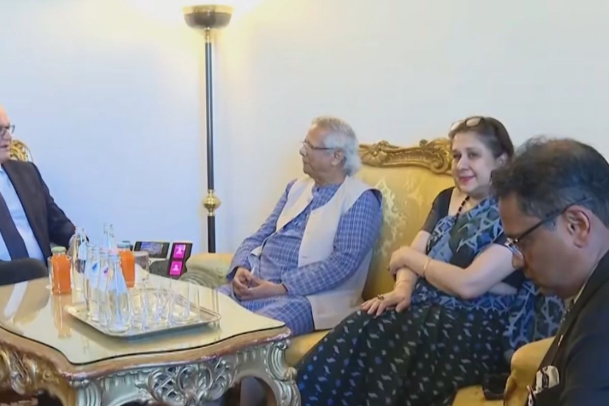 কূটনৈতিক শিষ্টাচার ও রাষ্ট্রীয় মর্যাদা প্রশ্নের মুখে