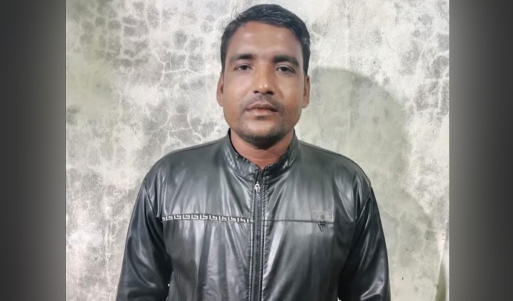 গভীর রাতে বিধবার ঘরে ধরা পড়লেন কৃষকদল নেতা, পদ থেকে বহিষ্কার 4 গভীর রাতে বিধবার ঘরে ধরা পড়লেন কৃষকদল নেতা পদ থেকে বহিষ্কার 1760530443 গভীর রাতে বিধবার ঘরে ধরা পড়লেন কৃষকদল নেতা, পদ থেকে বহিষ্কার