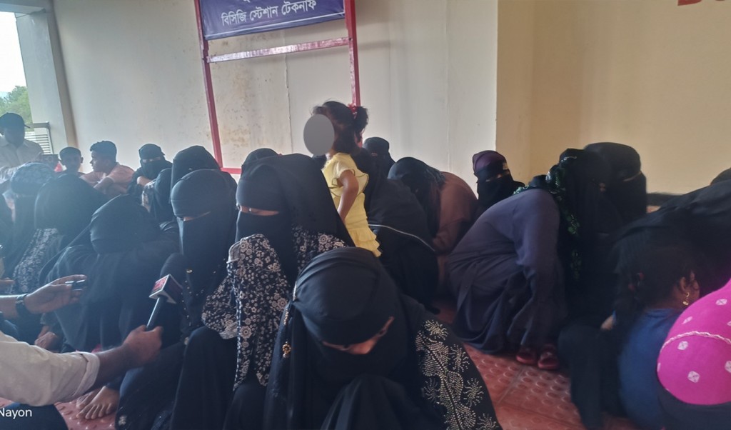 গহিন পাহাড়ে গোপন বন্দিশালা থেকে ৪৪ জনকে উদ্ধার 3 গহিন পাহাড়ে গোপন বন্দিশালা থেকে ৪৪ জনকে উদ্ধার 1761307621 গহিন পাহাড়ে গোপন বন্দিশালা থেকে ৪৪ জনকে উদ্ধার