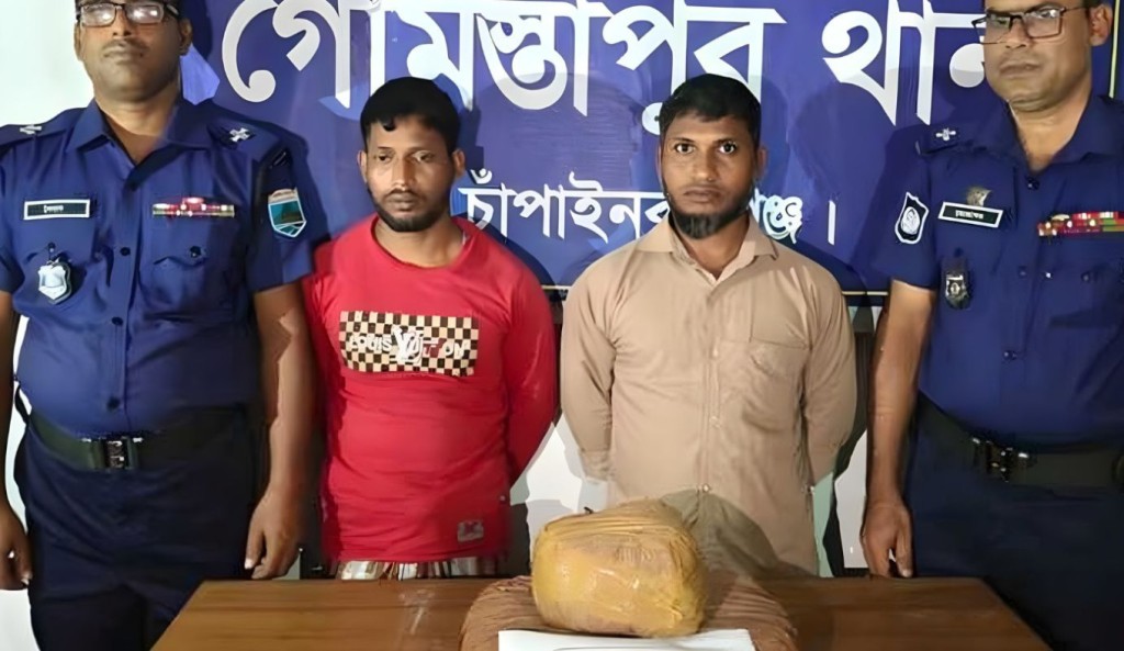 গাঁজার বস্তাসহ দুই ভাই গ্রেপ্তার 4 গাঁজার বস্তাসহ দুই ভাই গ্রেপ্তার 1759653370 গাঁজার বস্তাসহ দুই ভাই গ্রেপ্তার