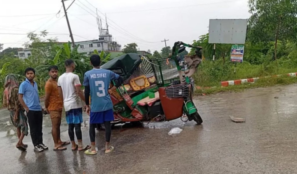 গাজীপুরে ট্রাকচাপায় নিহত বেড়ে ৩ 4 গাজীপুরে ট্রাকচাপায় নিহত বেড়ে ৩ 1759478018 গাজীপুরে ট্রাকচাপায় নিহত বেড়ে ৩