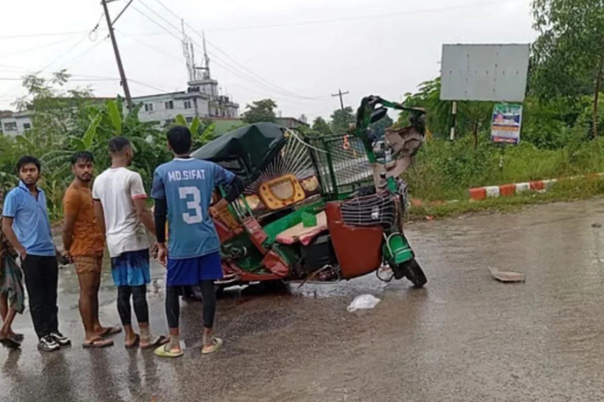 গাজীপুরে ট্রাকচাপায় নিহত বেড়ে ৩