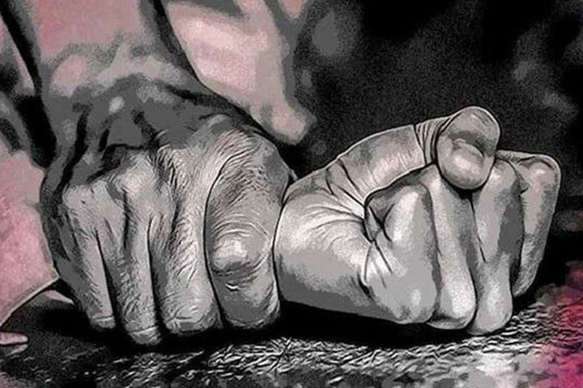 ঘরে ঢুকে মুখ বেঁধে গৃহবধূকে ধর্ষণের অভিযোগ
