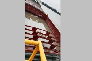 চট্টগ্রাম বন্দরে জাহাজডুবি, ১৩ নাবিক উদ্ধার