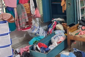 চট্টগ্রামে পরিবারের সদস্যদের জিম্মি করে তিন বাড়িতে ডাকাতি