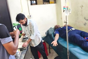 চাঁদাবাজি ঠেকাতে গিয়ে হামলায় তিন পুলিশ আহত, বিএনপি নেতাসহ গ্রেপ্তার ২