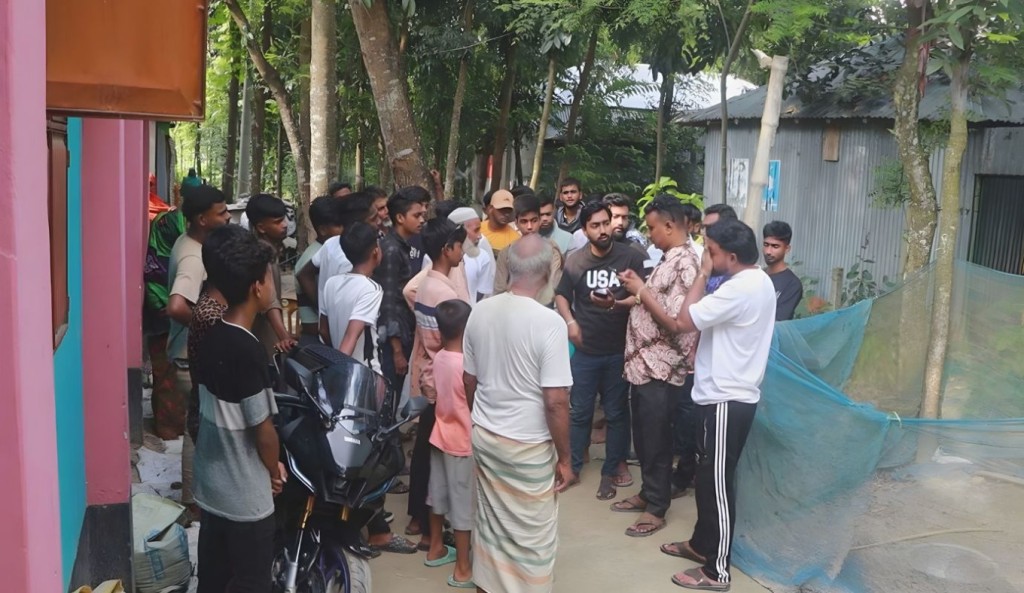চুরির অভিযোগে পাঁচ জনকে নির্যাতন, তুলে নেয়া হয়েছে চোখ 3 চুরির অভিযোগ পাঁচ জনকে নির্যাতন তুলে নেয়া হয়েছে চোখ 1760097101 চুরির অভিযোগে পাঁচ জনকে নির্যাতন, তুলে নেয়া হয়েছে চোখ