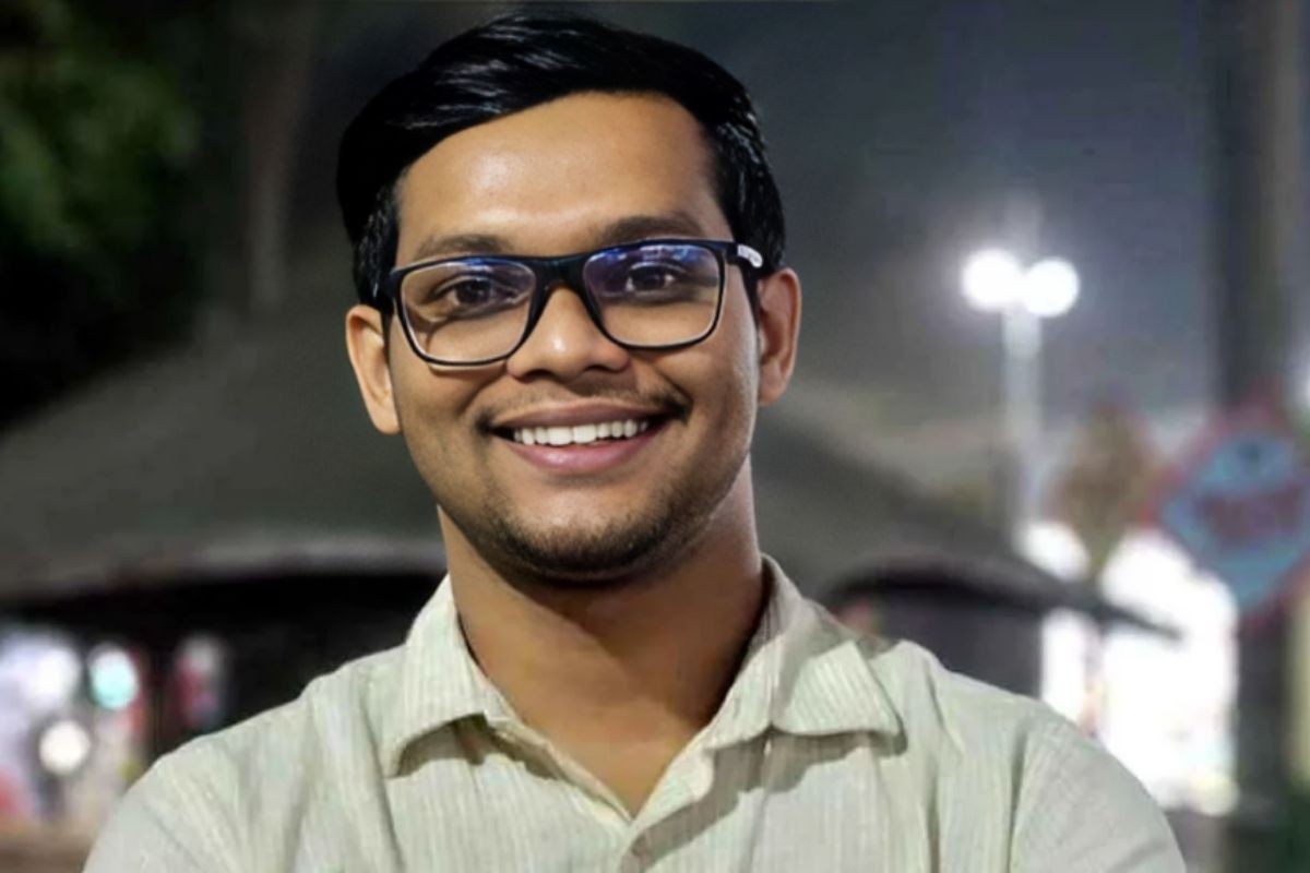 জাতীয় ছাত্রশক্তির আহ্বায়ক আবু বাকেরকে লক্ষ্য করে ককটেল হামলার অভিযোগ