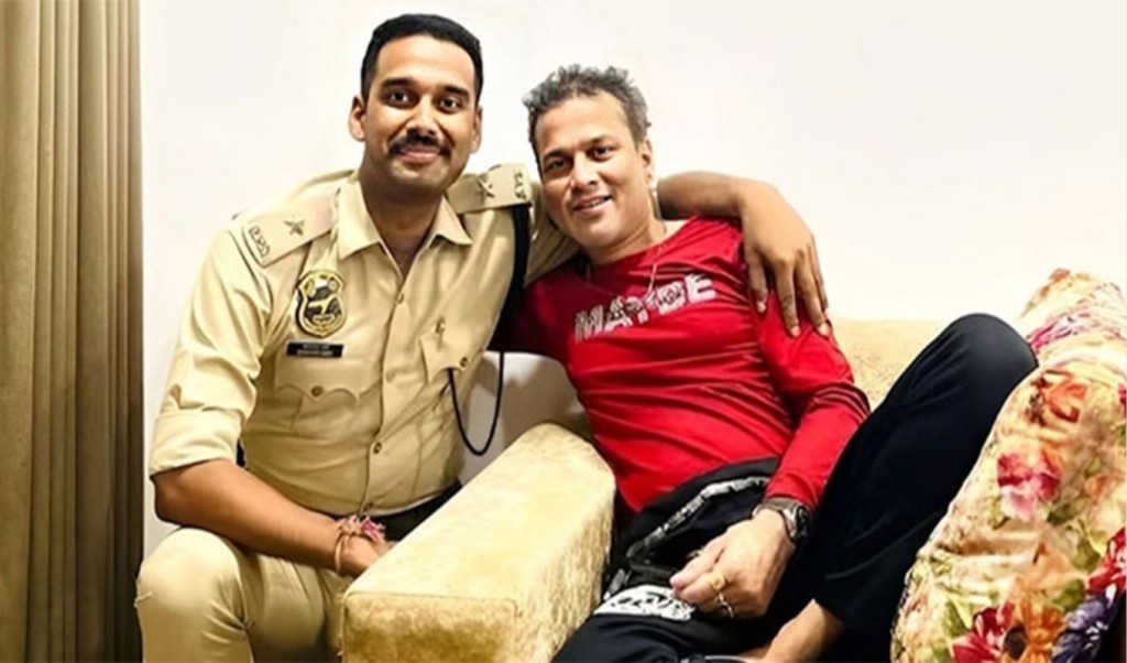 জুবিনের মৃত্যু ঘিরে চাঞ্চল্য, এবার পুলিশ কর্মকর্তা গ্রেপ্তার 3 জুবিনের মৃত্যু ঘিরে চাঞ্চল্য এবার পুলিশ কর্মকর্তা গ্রেপ্তার 1759928560 জুবিনের মৃত্যু ঘিরে চাঞ্চল্য, এবার পুলিশ কর্মকর্তা গ্রেপ্তার