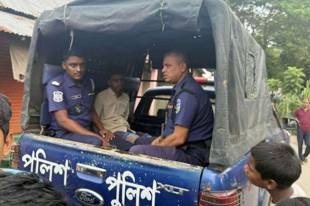 জুয়ার টাকা না পেয়ে বাবা-মাকে হত্যা করে ঘরে পুঁতে রাখে ছেলে
