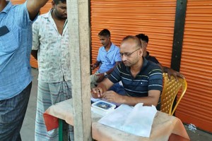 সড়কে ব্যানার টাঙিয়ে ‘চাঁদা আদায়’, যুবদল নেতাসহ আটক ২