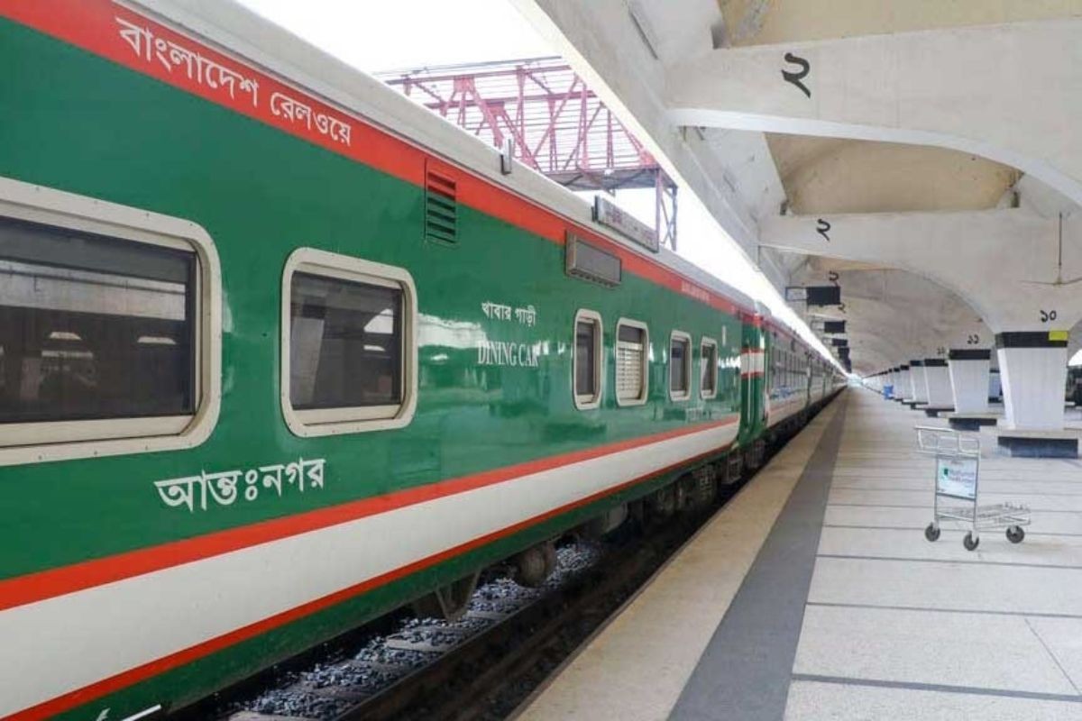 ট্রেনে যাত্রায় এনআইডি বাধ্যতামূলক