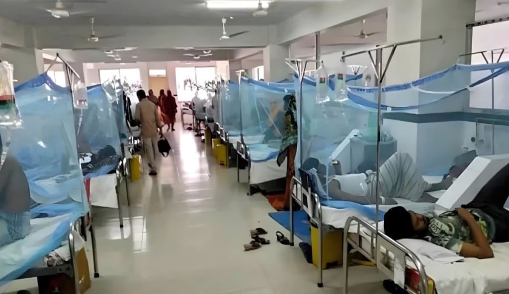 আরও ৩ জনের প্রাণ নিল ডেঙ্গু, হাসপাতালে ভর্তি ৮৫৭ 3 ডেঙ্গুতে আক্রান্ত হয়ে ১০ দিনে হাসপাতালে ভর্তি ৬ হাজার মৃত্যু ২৬ জনের 1760166776 1 আরও ৩ জনের প্রাণ নিল ডেঙ্গু, হাসপাতালে ভর্তি ৮৫৭