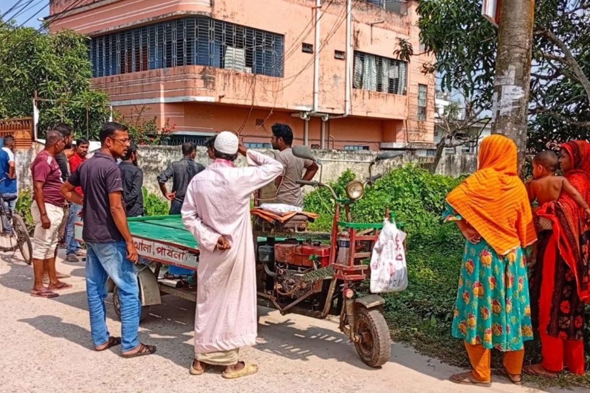 ডোবা থেকে যুবকের অর্ধগলিত মরদেহ উদ্ধার