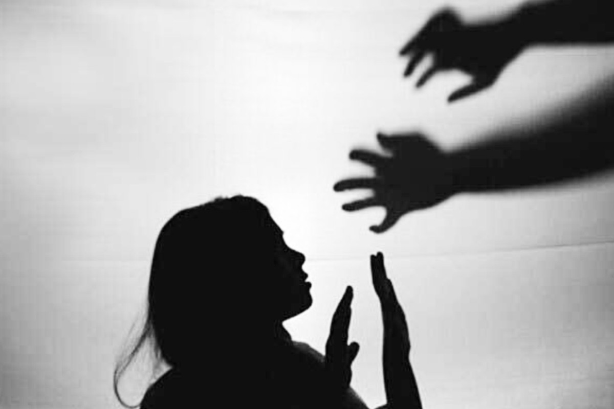 তরুণীকে ধর্ষণের অভিযোগ মাদ্রাসাশিক্ষকের বিরুদ্ধে, সালিশে দেড় লাখে ‘মীমাংসা’