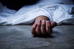 তালাবদ্ধ ঘরে ঝুলছিল তরুণীর অর্ধগলিত লাশ