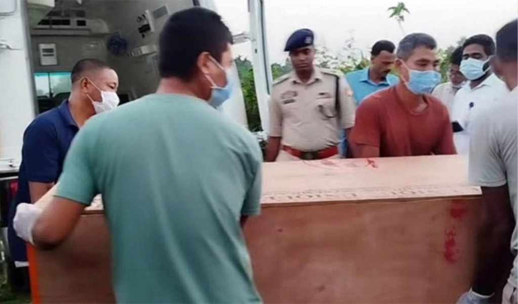 তিন বাংলাদেশির মরদেহ হস্তান্তর করলো বিএসএফ 3 তিন বাংলাদেশির মরদেহ হস্তান্তর করলো বিএসএফ 1760629180 তিন বাংলাদেশির মরদেহ হস্তান্তর করলো বিএসএফ