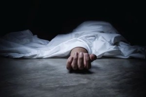 তেলবাহী ট্যাংকারের ঝুলছিল যুবকের মরদেহ