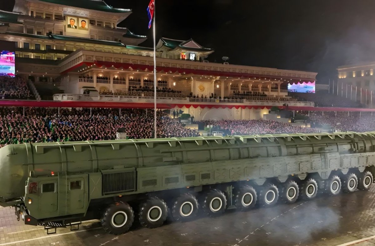 দলের ৮০ বছর পূর্তিতে নতুন অস্ত্র প্রদর্শন