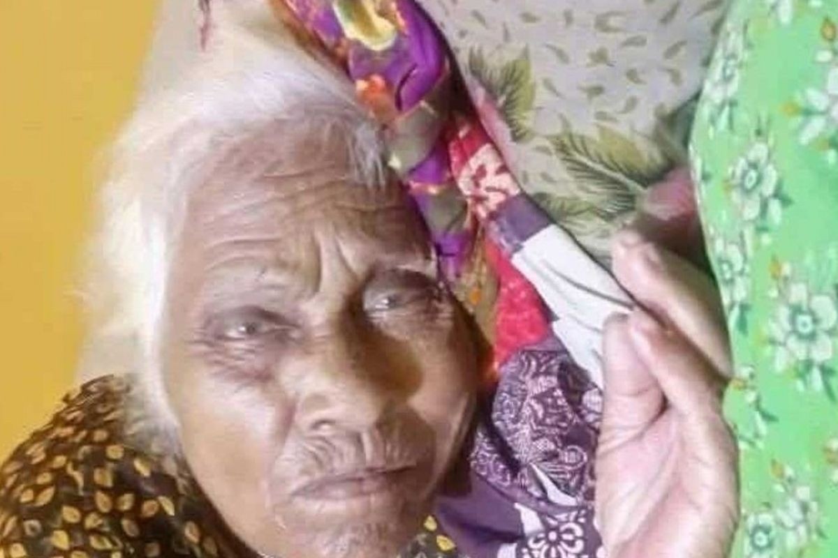 দাদিকে জবাই করে  হত্যার পর ফেসবুকে পোস্ট, নাতি আটক