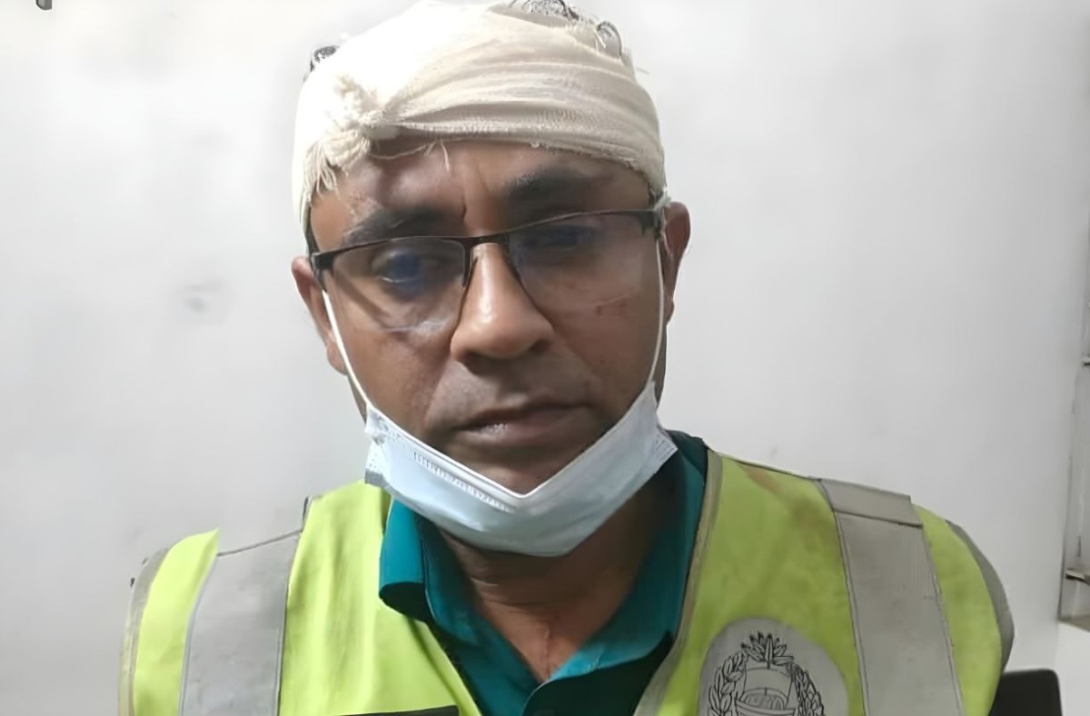 দায়িত্ব পালনকালে ট্রাফিক পুলিশের মাথা ফাটালেন অটোরিকশা চালক
