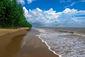 দেশের চার সমুদ্রবন্দর থেকে নামলো সতর্কসংকেত