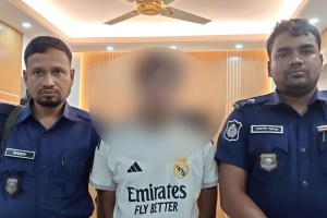 ধর্ম নিয়ে কটূক্তি, ছেলেকে পুলিশে দিলেন বাবা-মা