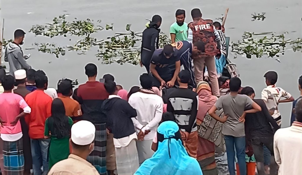 নদী থেকে অজ্ঞাত যুবকের লাশ উদ্ধার 3 নদী থেকে অজ্ঞাত যুবকের লাশ উদ্ধার 1761033228 নদী থেকে অজ্ঞাত যুবকের লাশ উদ্ধার