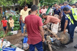 নাটোরে বাসের ধাক্কায় অটোরিকশার তিন যাত্রী নিহত