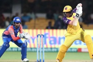 নারী টি-টোয়েন্টিতে কিরান নাভগিরের বিশ্ব রেকর্ড