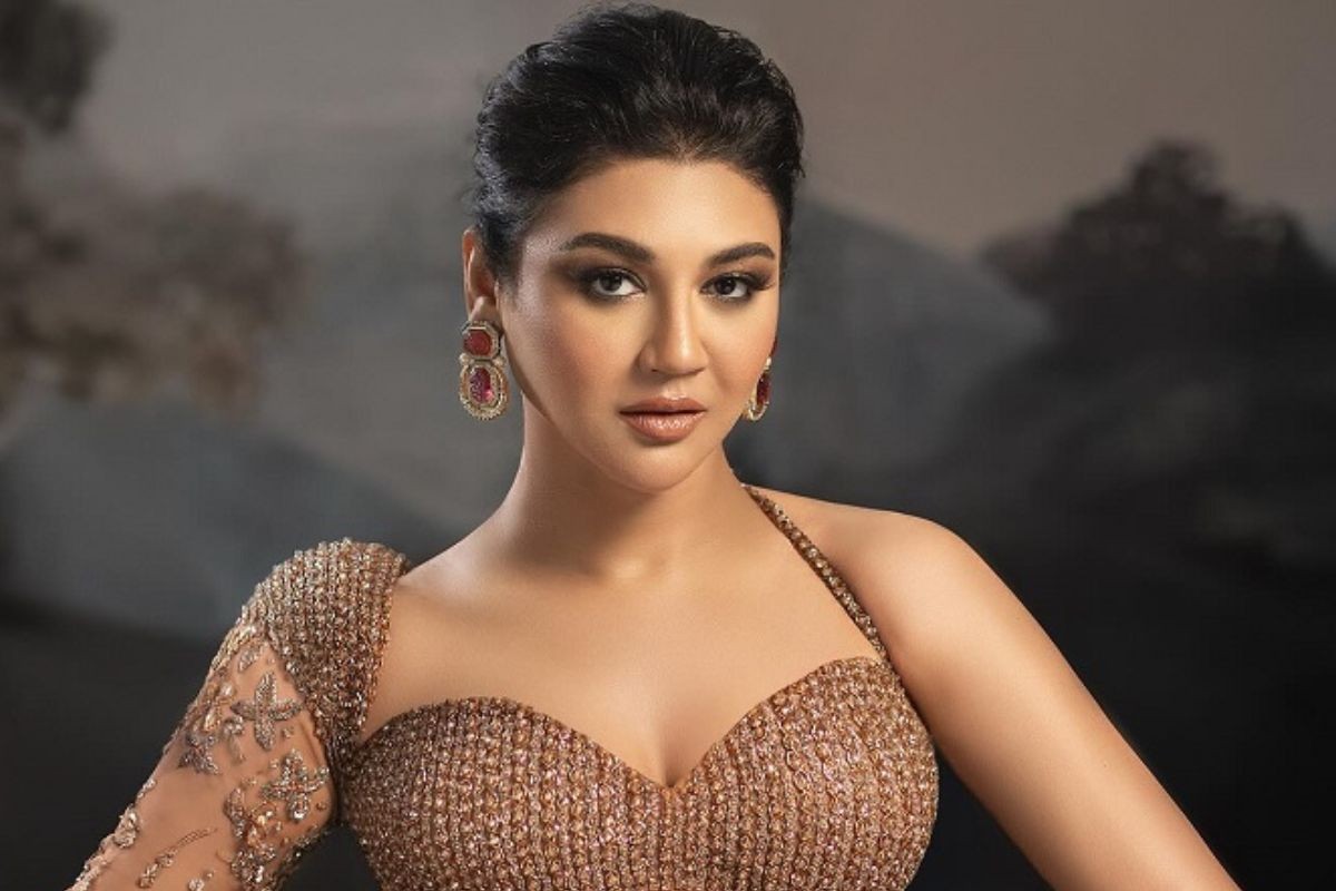চেহারা প্লাস্টিক সার্জারি করা নিয়ে যা বললেন জয়া