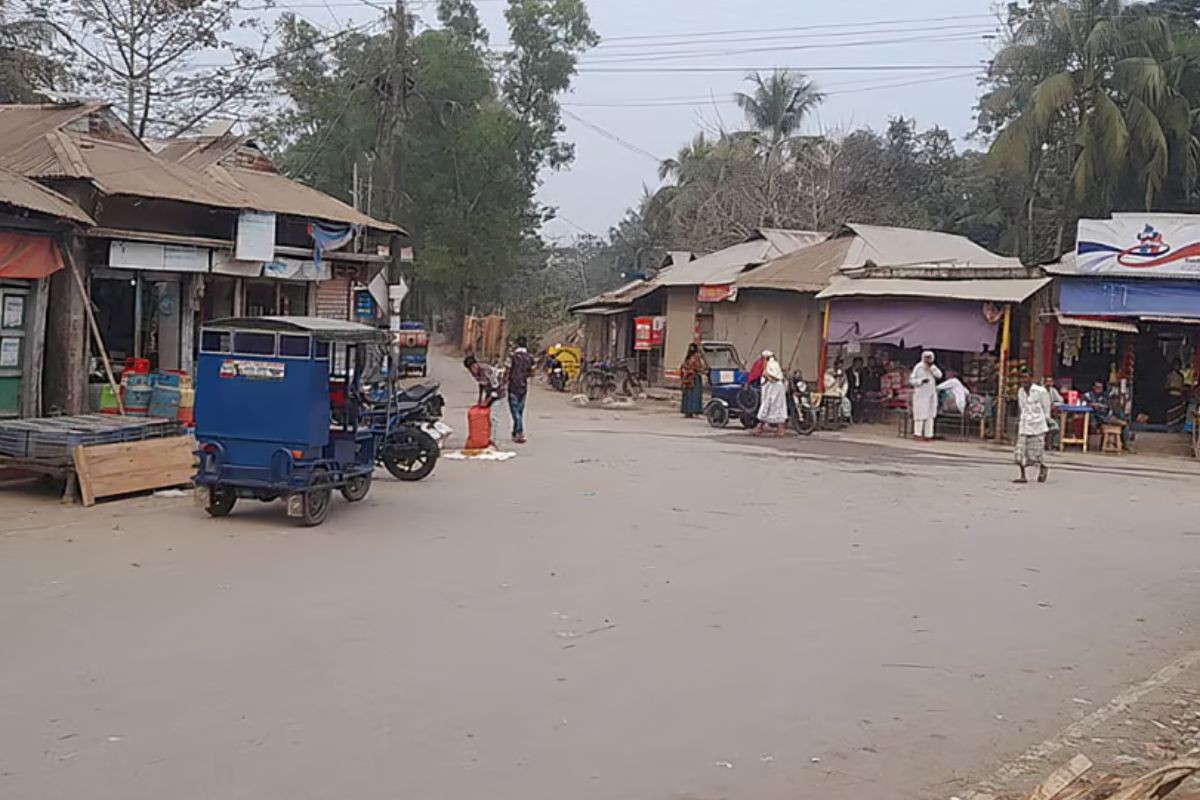 নোয়াখালীর ‘পরিষ্কার বাজার’র অজানা গল্প