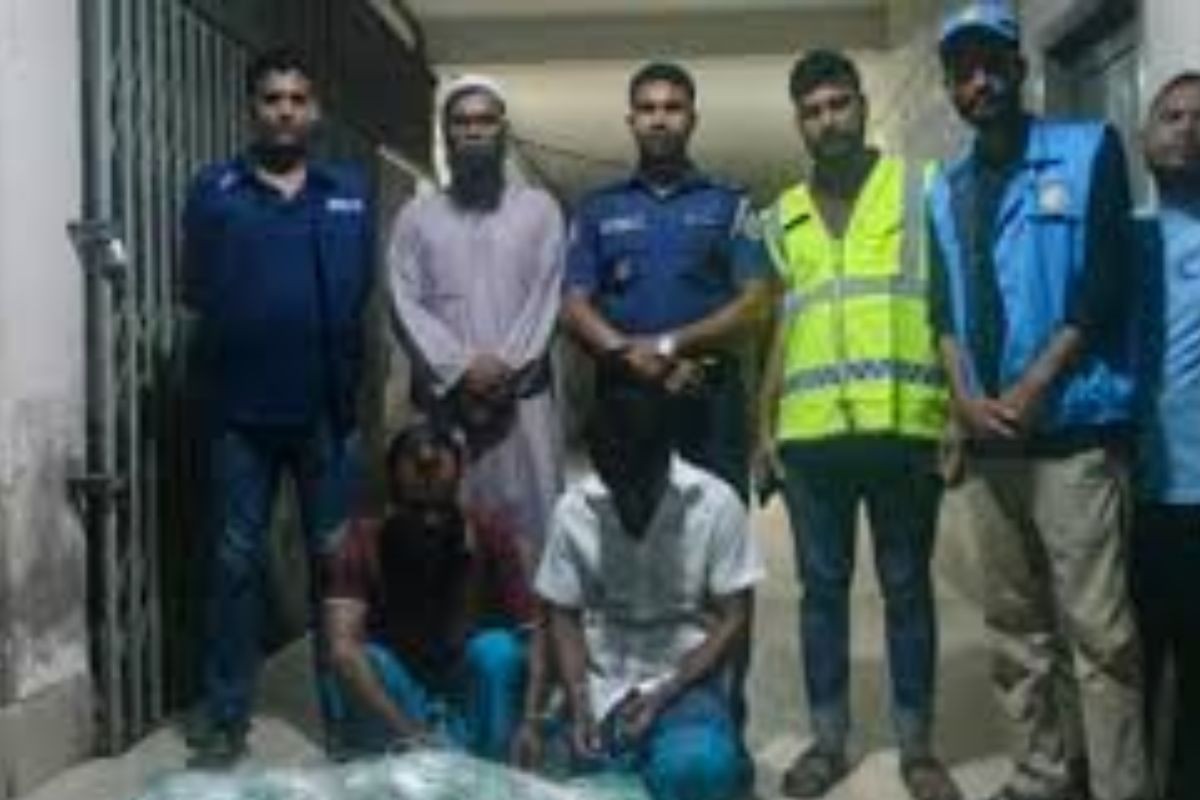 পটুয়াখালীতে মা ইলিশ রক্ষা অভিযানে কারেন্ট জালসহ আটক ২